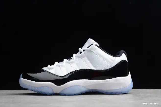 MaikeSneakers Low Air Retro White 528895-153 